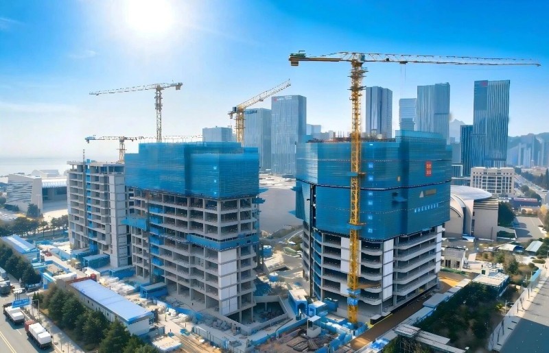 Celebre grandiosamente la exitosa culminación de la estructura central del Centro de Innovación Financiera Fortune de Qingdao
