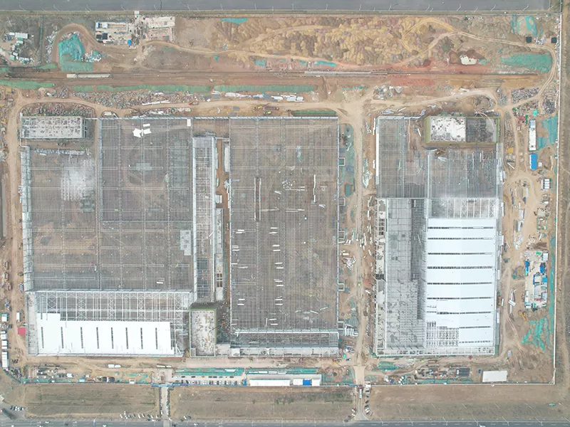 Construcción de almacén con estructura de acero